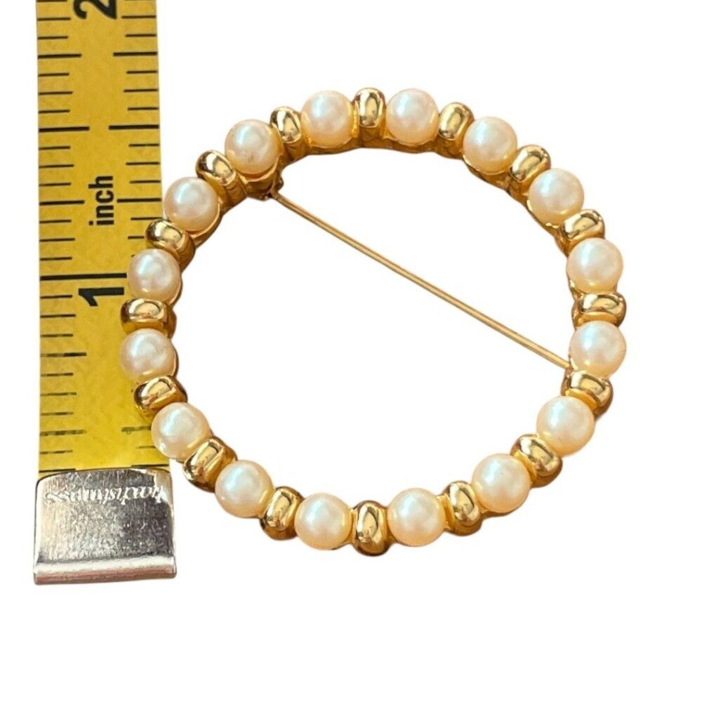 Monet Vintage Circle Pearl Brooch Gold Tone - Picture 3 of 8